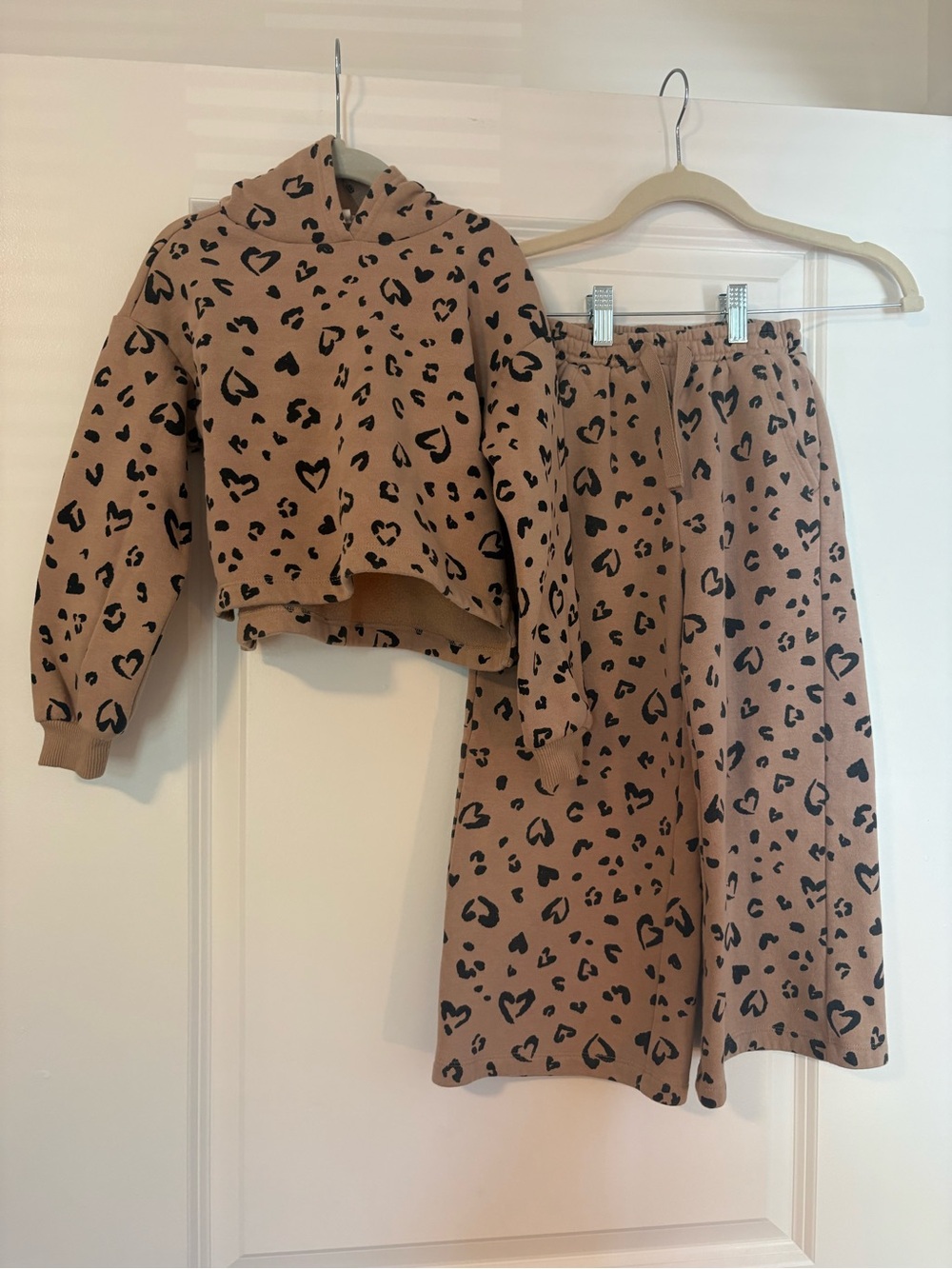 Tucker + Tate Tan Leopard Heart Print Hooded Pajama Set